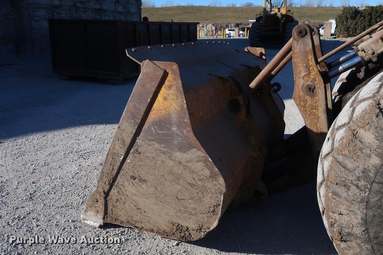 image for item DA8618 1969 Caterpillar 980 wheel loader