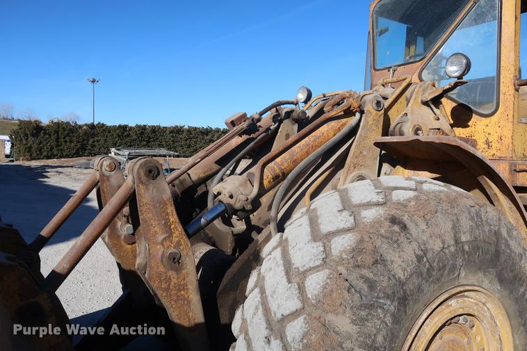 image for item DA8618 1969 Caterpillar 980 wheel loader