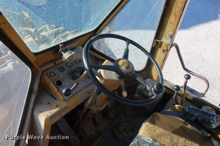 image for item DA8618 1969 Caterpillar 980 wheel loader