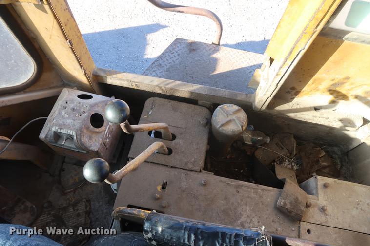 image for item DA8618 1969 Caterpillar 980 wheel loader