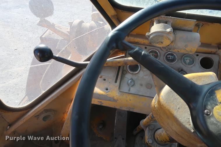 image for item DA8618 1969 Caterpillar 980 wheel loader