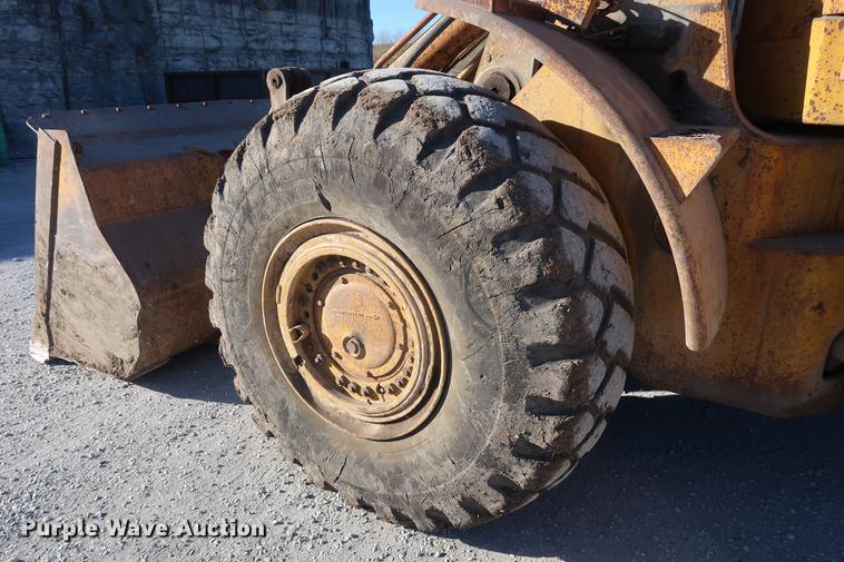 image for item DA8618 1969 Caterpillar 980 wheel loader