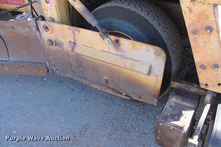 image for item DB0126 Blaw Knox RW195 road widener