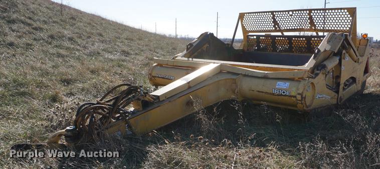 image for item DB0273 2005 John Deere 1810E scraper