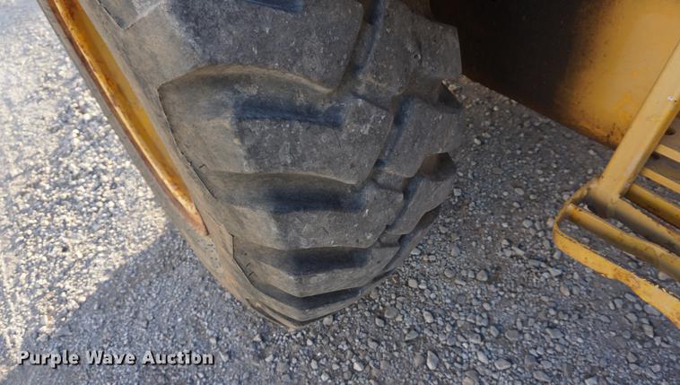 image for item DB0299 1977 John Deere 544B wheel loader