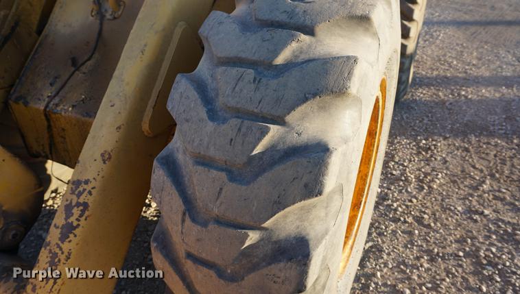 image for item DB0299 1977 John Deere 544B wheel loader