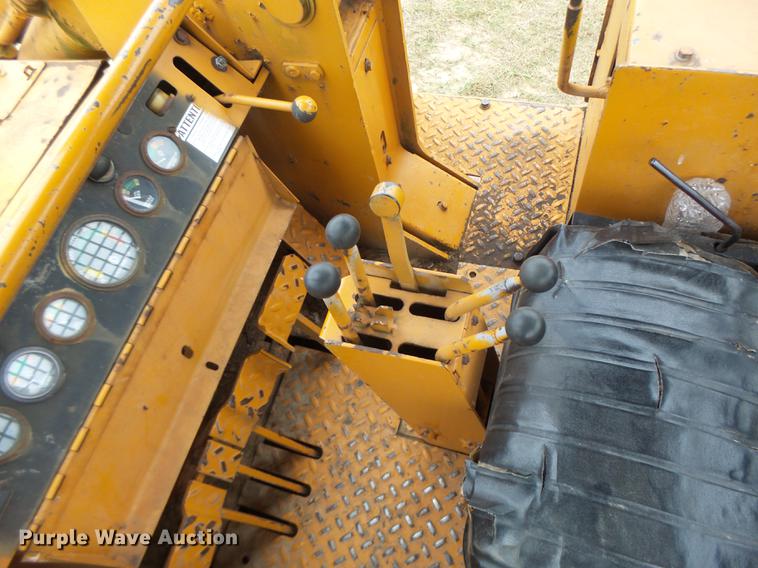 image for item DB1463 1977 Case 1450 track loader