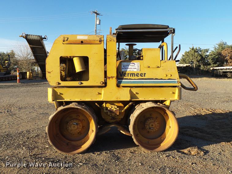 image for item DB4171 Vermeer TC23-33 trench compactor