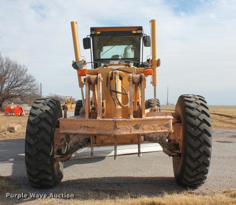 image for item DB5041 2004 John Deere 772CH II motor grader