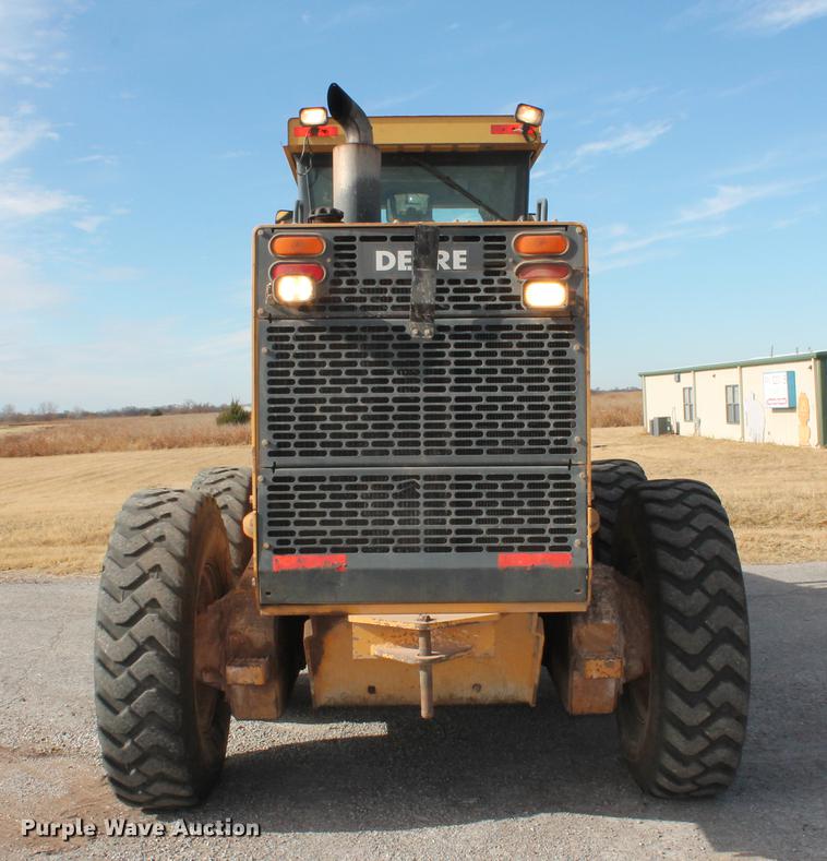 image for item DB5041 2004 John Deere 772CH II motor grader