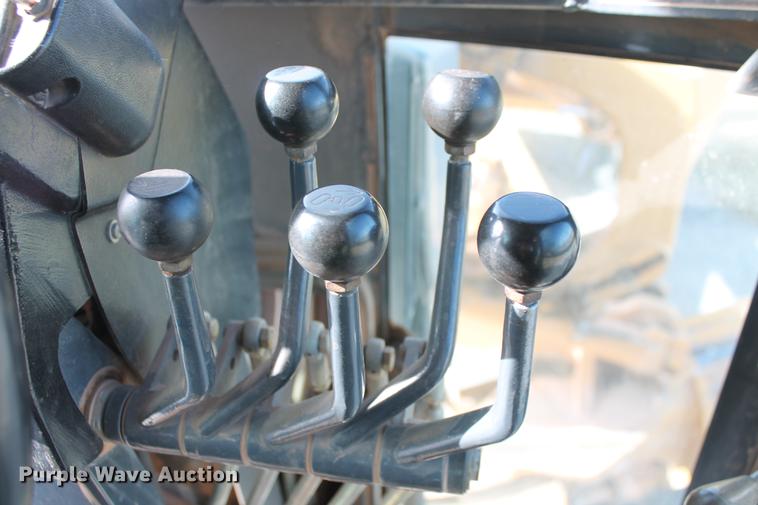 image for item DB5041 2004 John Deere 772CH II motor grader