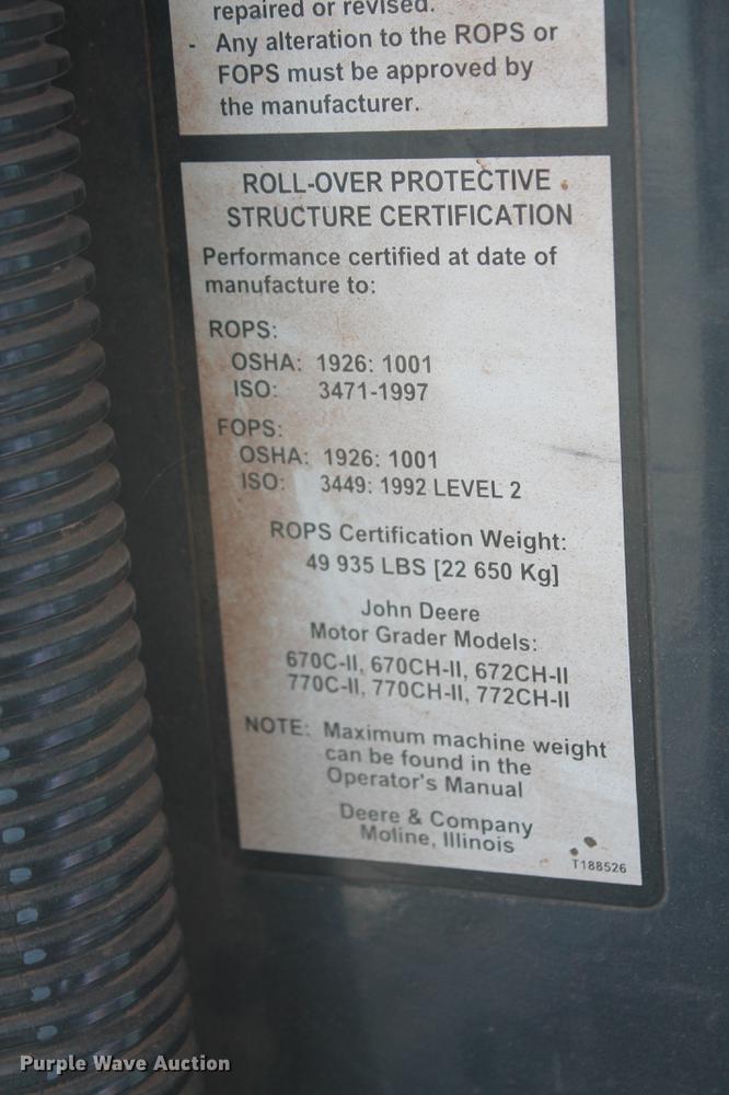 image for item DB5041 2004 John Deere 772CH II motor grader