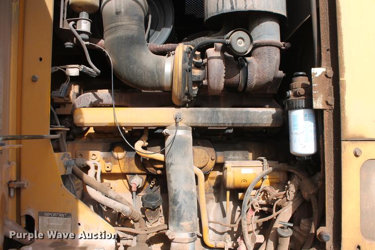 image for item DB5041 2004 John Deere 772CH II motor grader