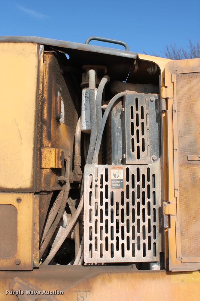 image for item DB5041 2004 John Deere 772CH II motor grader