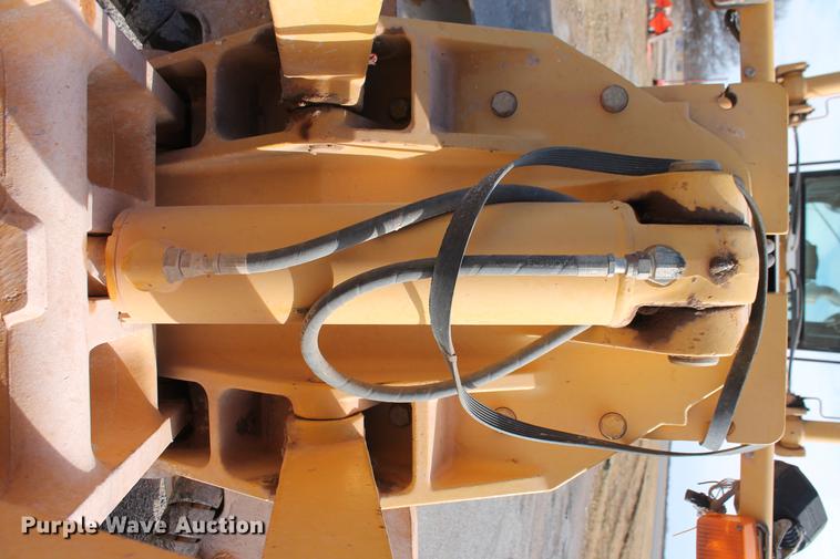 image for item DB5041 2004 John Deere 772CH II motor grader