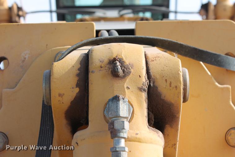 image for item DB5041 2004 John Deere 772CH II motor grader