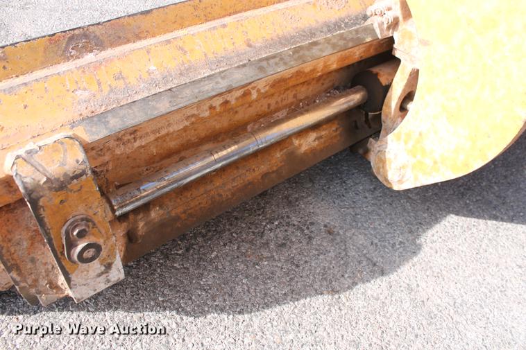 image for item DB5041 2004 John Deere 772CH II motor grader