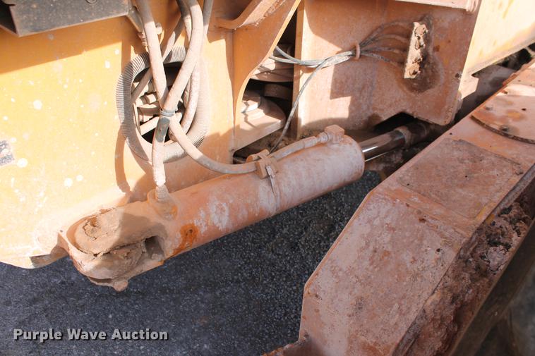 image for item DB5041 2004 John Deere 772CH II motor grader