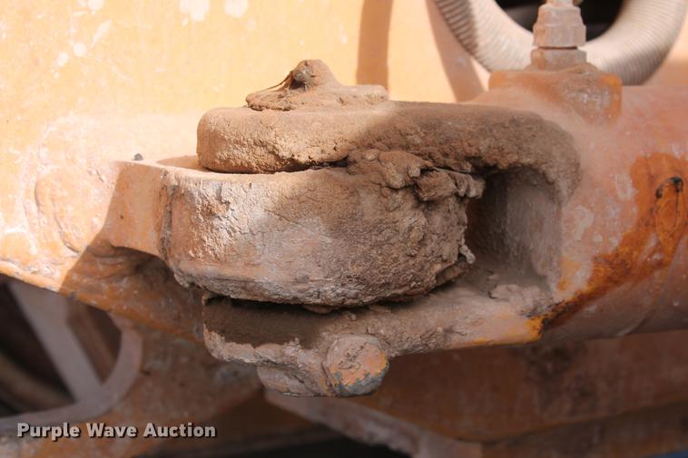 image for item DB5041 2004 John Deere 772CH II motor grader