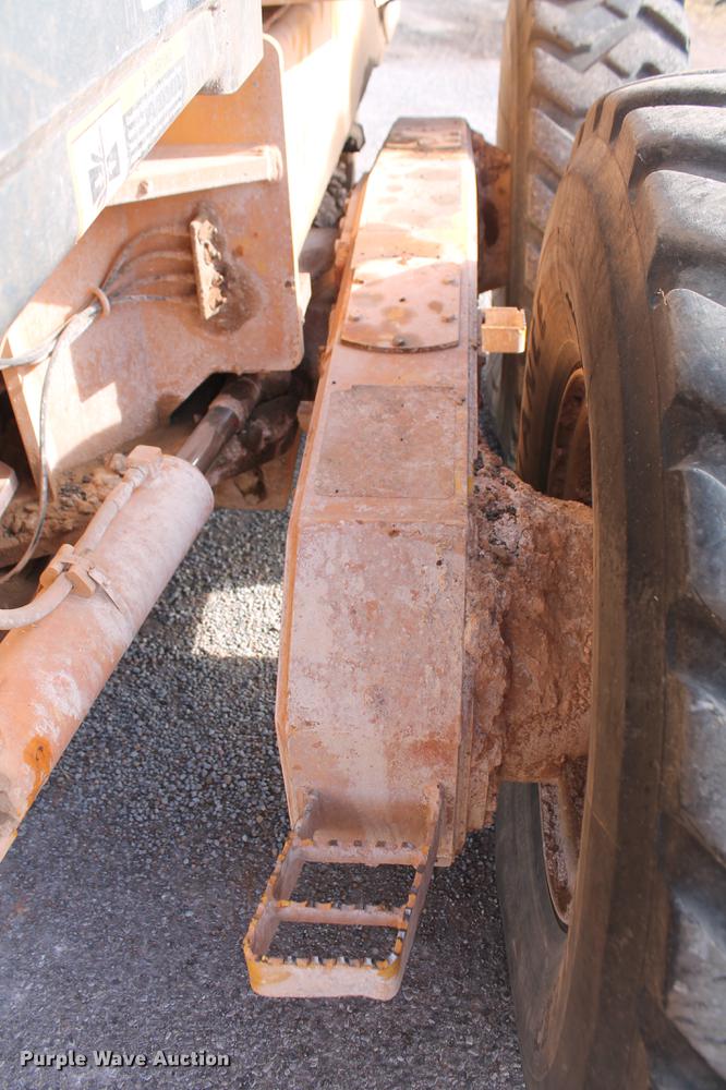 image for item DB5041 2004 John Deere 772CH II motor grader