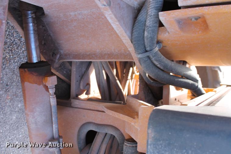 image for item DB5041 2004 John Deere 772CH II motor grader