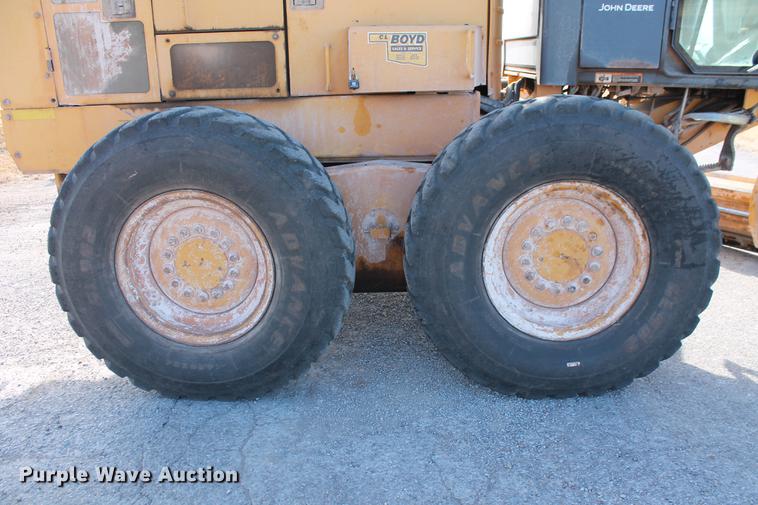 image for item DB5041 2004 John Deere 772CH II motor grader