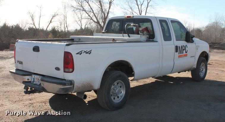 image for item DB5042 2000 Ford F250 Super Duty Super Cab pickup truck