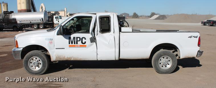 image for item DB5042 2000 Ford F250 Super Duty Super Cab pickup truck