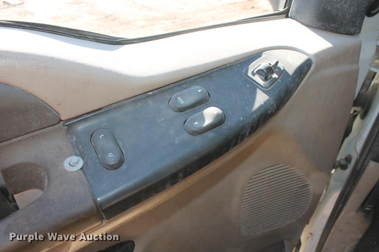 image for item DB5042 2000 Ford F250 Super Duty Super Cab pickup truck