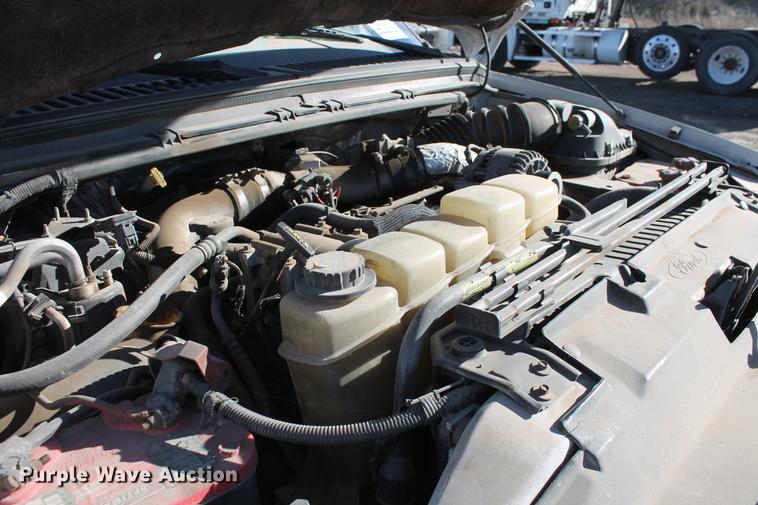 image for item DB5042 2000 Ford F250 Super Duty Super Cab pickup truck