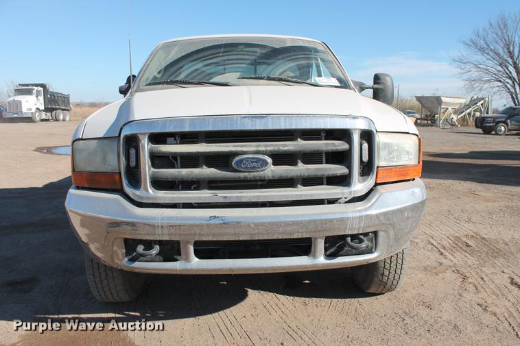 image for item DB5042 2000 Ford F250 Super Duty Super Cab pickup truck