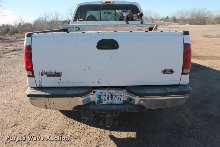 image for item DB5042 2000 Ford F250 Super Duty Super Cab pickup truck