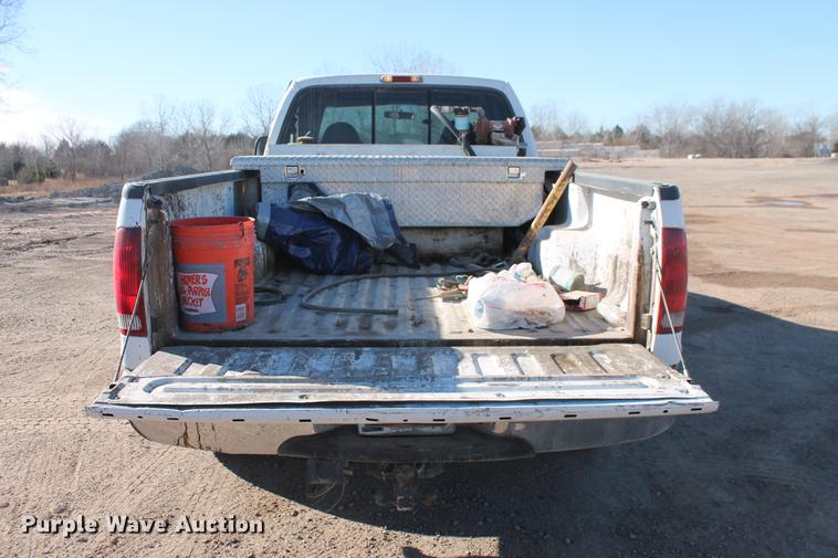 image for item DB5042 2000 Ford F250 Super Duty Super Cab pickup truck