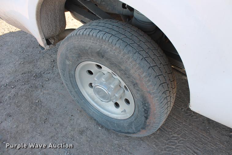 image for item DB5042 2000 Ford F250 Super Duty Super Cab pickup truck