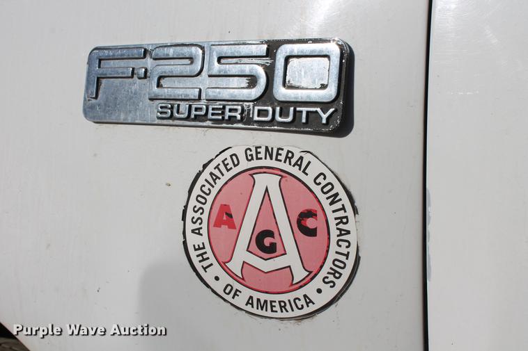 image for item DB5042 2000 Ford F250 Super Duty Super Cab pickup truck