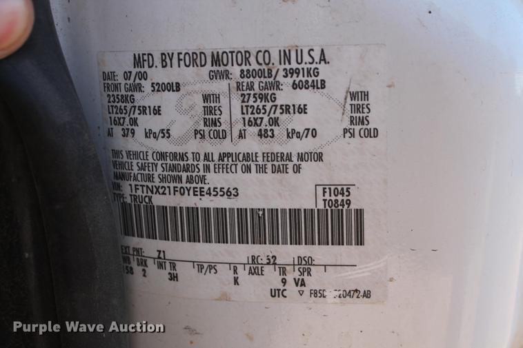 image for item DB5042 2000 Ford F250 Super Duty Super Cab pickup truck