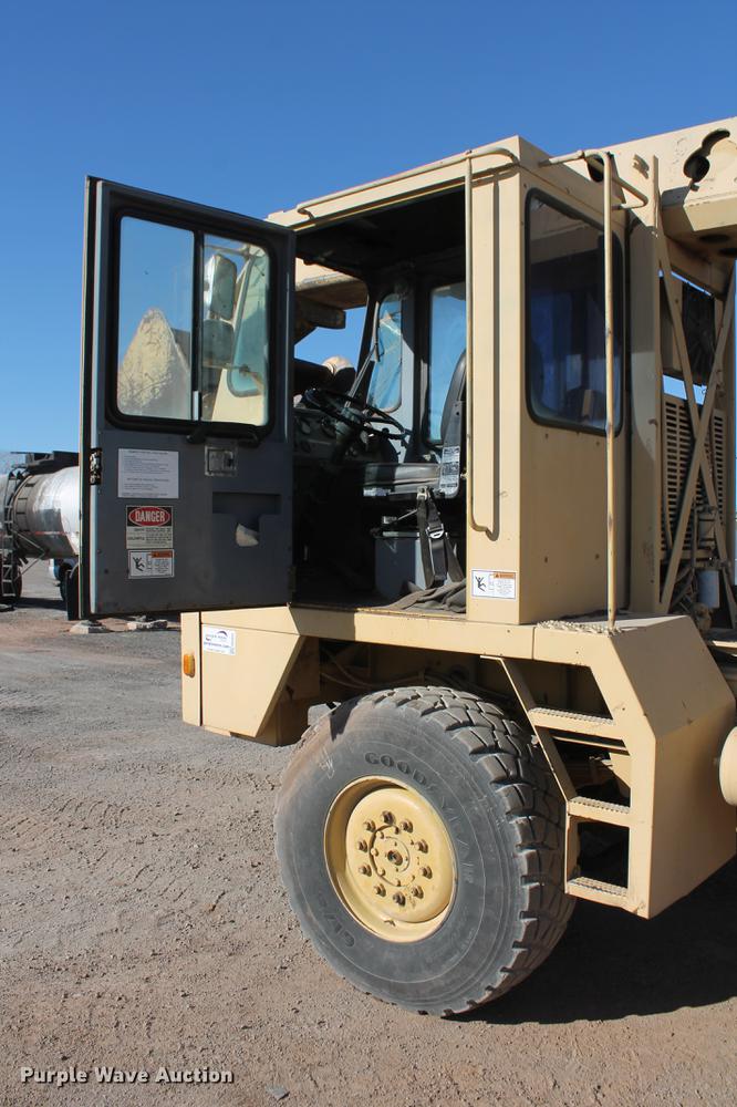 image for item DB5044 1995 Gradall G3WD excavator