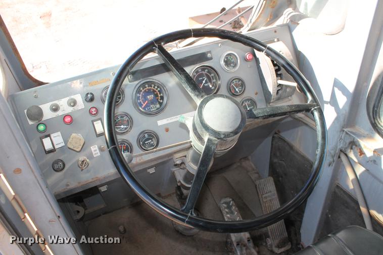 image for item DB5044 1995 Gradall G3WD excavator