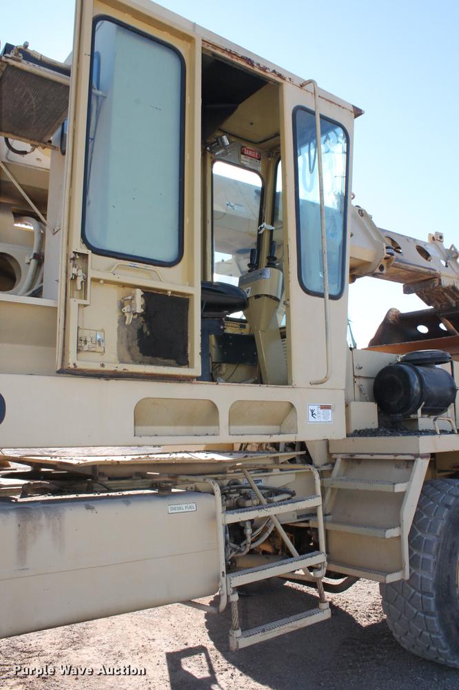 image for item DB5044 1995 Gradall G3WD excavator