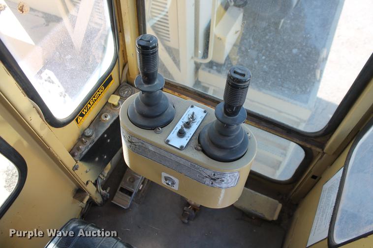 image for item DB5044 1995 Gradall G3WD excavator