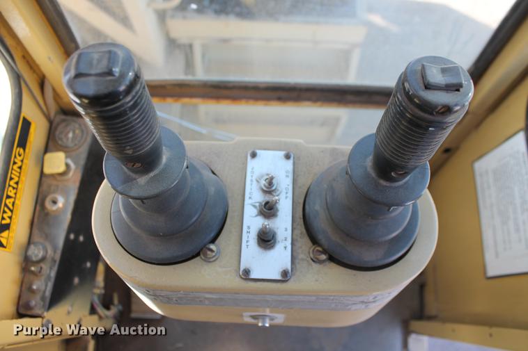 image for item DB5044 1995 Gradall G3WD excavator