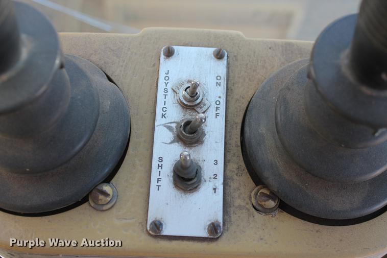 image for item DB5044 1995 Gradall G3WD excavator