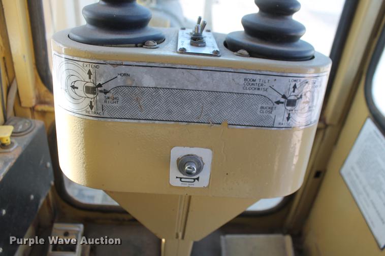 image for item DB5044 1995 Gradall G3WD excavator