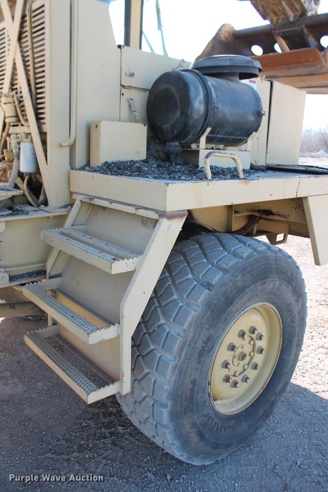 image for item DB5044 1995 Gradall G3WD excavator