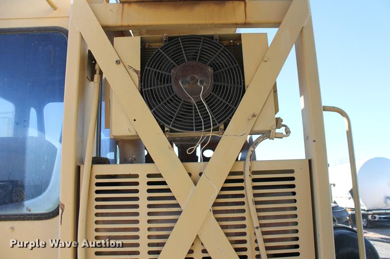 image for item DB5044 1995 Gradall G3WD excavator