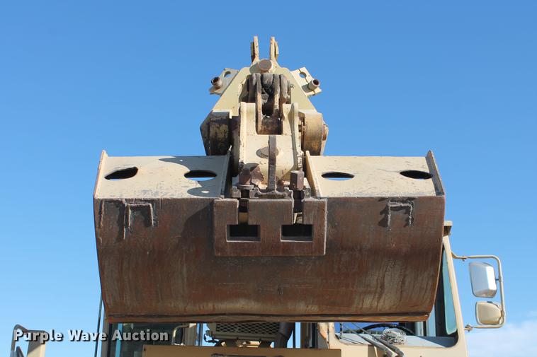 image for item DB5044 1995 Gradall G3WD excavator