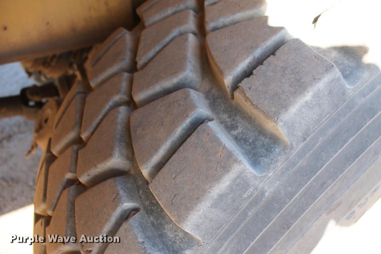 image for item DB5044 1995 Gradall G3WD excavator