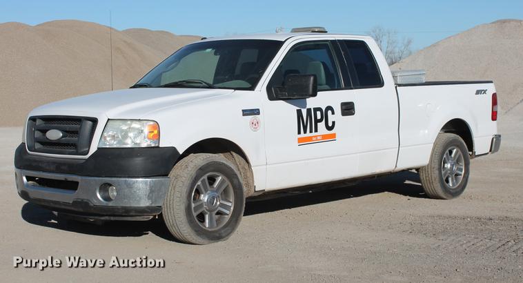 image for item DB5046 2006 Ford F150 STX Super Cab pickup truck