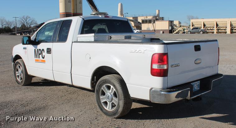 image for item DB5046 2006 Ford F150 STX Super Cab pickup truck