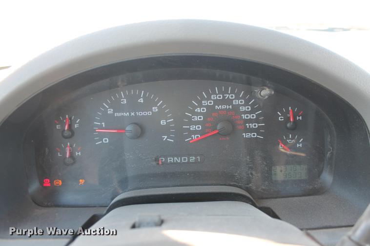 image for item DB5046 2006 Ford F150 STX Super Cab pickup truck